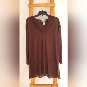 WOMAN'S MEDIUM PORTO CRUZ BEACH / POOL PULLOVER WITH HOODIE